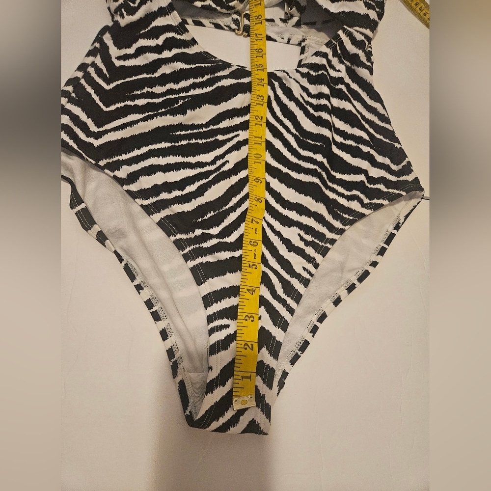 Salt Plus Cove-  Women's 16-18 Zebra Print Cutout Swimsuit NWT - Picture 8 of 11
